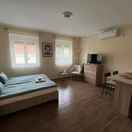 Adam Vendeghaz * Villány