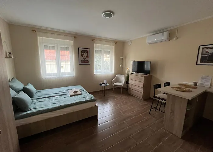 Adam Vendeghaz * Villány